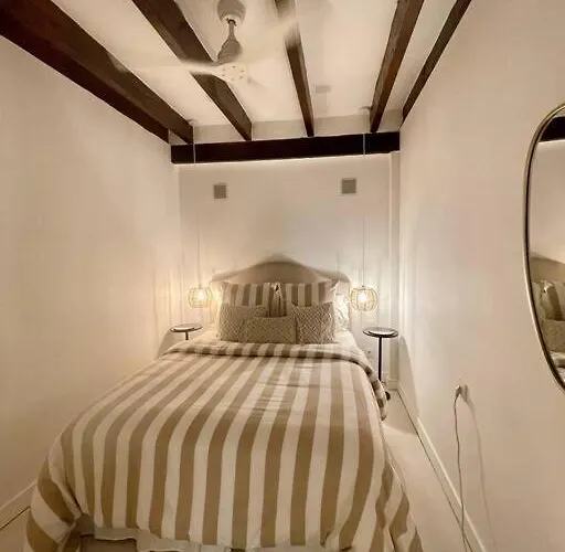 Cozy 1-bdrm In Center